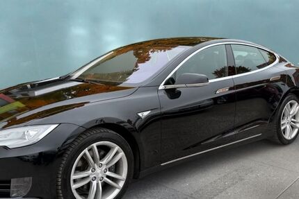 Tesla Model S 555.000 km 13.499 € München 81243
