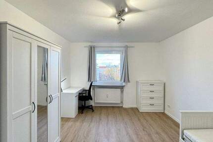 WG: Liebevoll eingerichtetes, ruhiges WG-Zimmer in Milbertshofen 2 zimmer