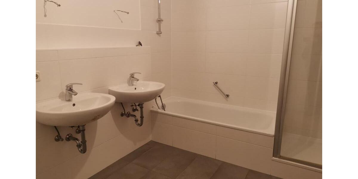 Reihenhaus München Moosach - 7 Zimmer, 173 m&sup2;, 3.100&euro; | Angebot:24466022