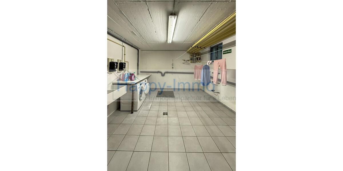 270 qm eigener Garten 2 Terrassen 2 Zimmerwhg EBK Duplex TG unten 2 zimmer