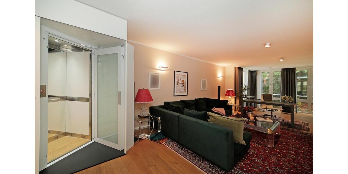 Luxuriöse 4-Zi-Maisonette-Whg (ca. 145 m² EG + ca. 75 m² im Souterrain) direkt am Englischen Garten! 4 zimmer