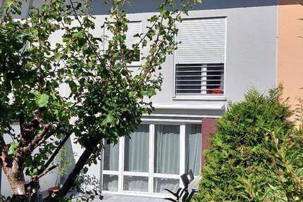 Familienfreundliches Reihenhaus in begehrter Lage von Holzkirchen