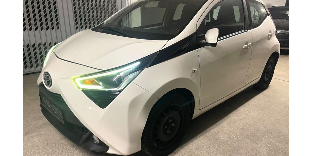 Toyota Aygo (X) 189.000 km 5.750 &euro; Muenchen 81825