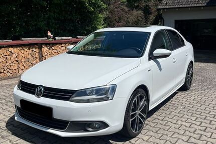VW Jetta 124.000 km 9.800 &euro; Taufkirchen 82024