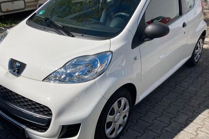Peugeot 107 90.000 km 2.750 &euro; München 81241