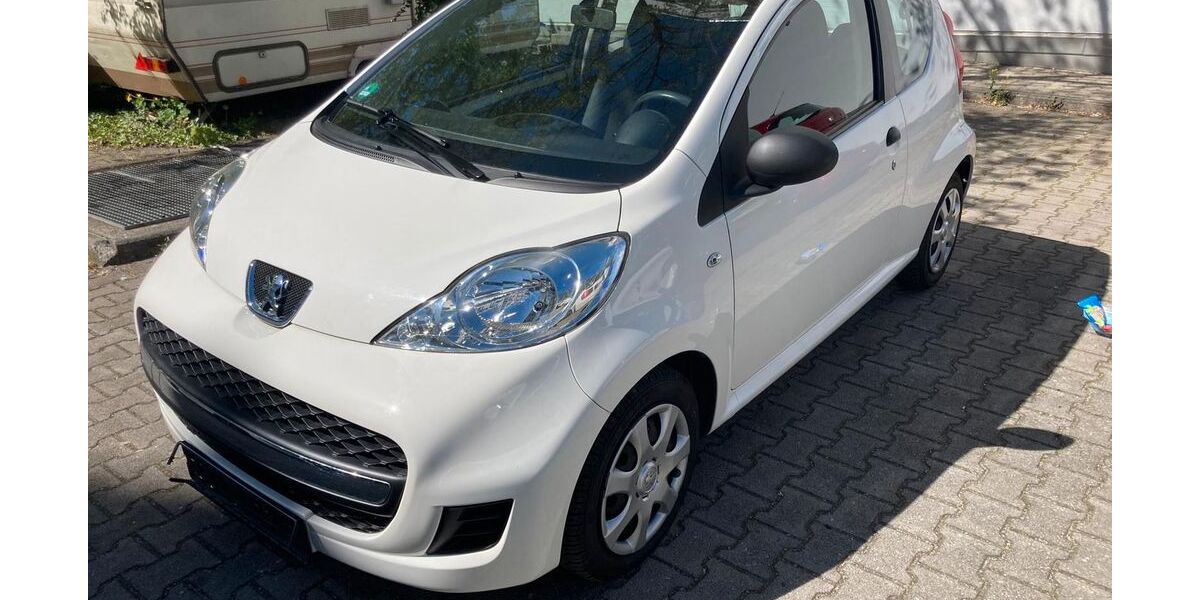 Peugeot 107 90.000 km 2.750 &euro; München 81241