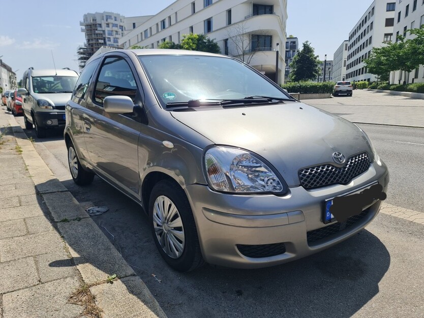 Toyota Yaris 297.999 km 1.550 € München 80313