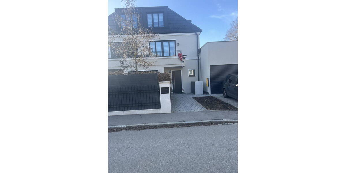 Doppelhaushälfte München Allach-Untermenzing - 7 Zimmer, 165 m&sup2;, 1.560.000&euro; | Angebot:26041234