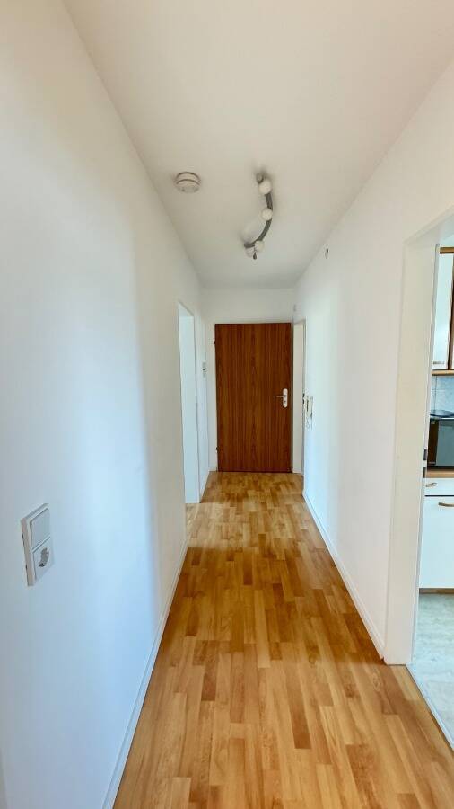 WEIGERT: SINGLES aufgepasst! Teilrenovierte 2-Zimmer-Wohnung in ruhiger Lage in Laim