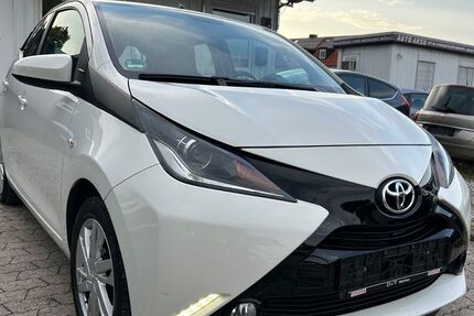Toyota Aygo (X) 113.000 km 5.200 &euro; Garching (bei München) 85748