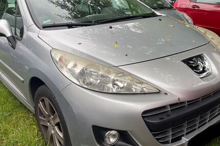 Peugeot 207 130.000 km 1.999 &euro; Markt Schwaben 85570