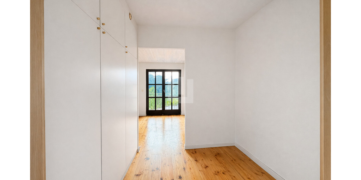 WINDISCH IMMOBILIEN - Renovierungsbedürftiges REH ideal für Familien in verkehrsberuhigter Straße - Reihenendhaus Olching | Angebot:25362370