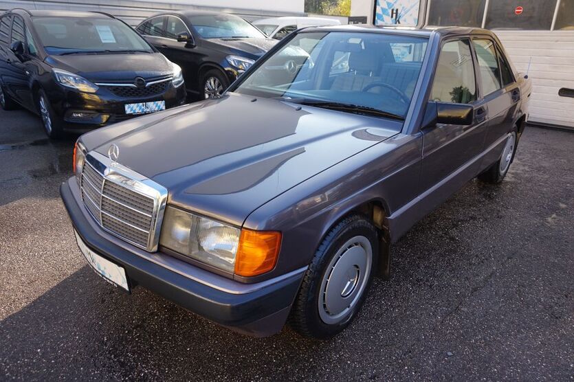 Mercedes-Benz 190 136.000 km 5.900 € München 81549
