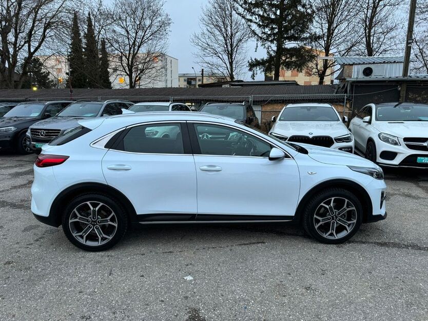 Kia XCeed 110.000 km 17.900 € München 81243