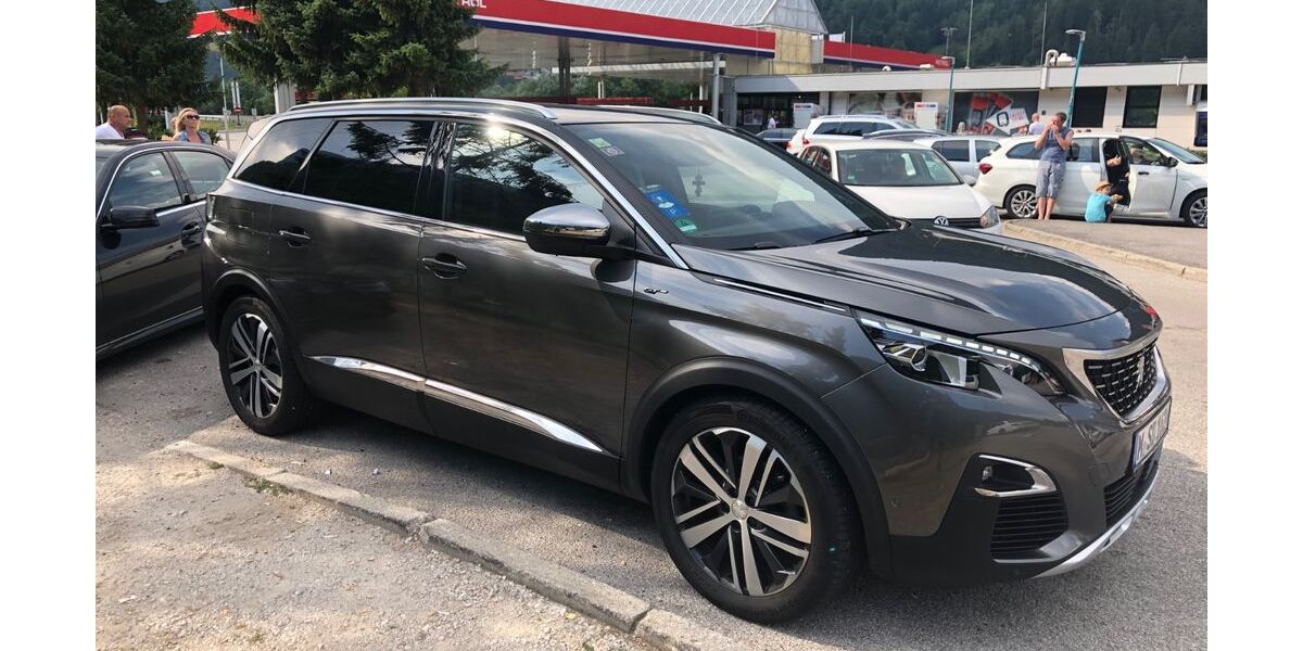 Peugeot 5008 135.812 km 18.900 &euro; München 81248