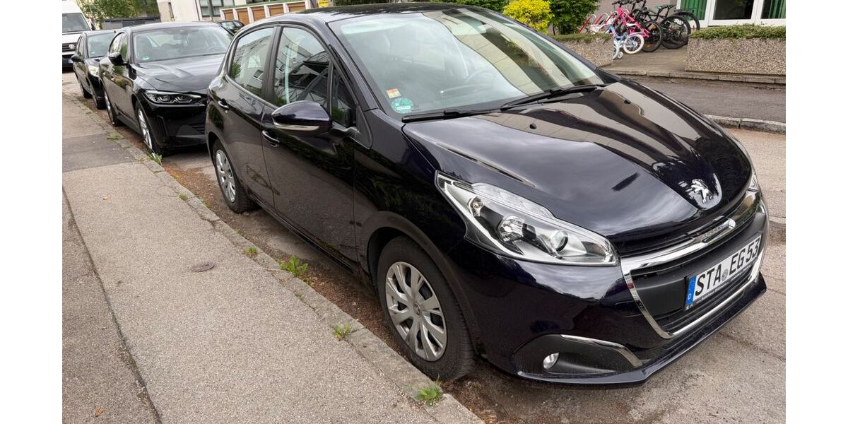 Peugeot 208 59.000 km 7.120 &euro; Germering 82110