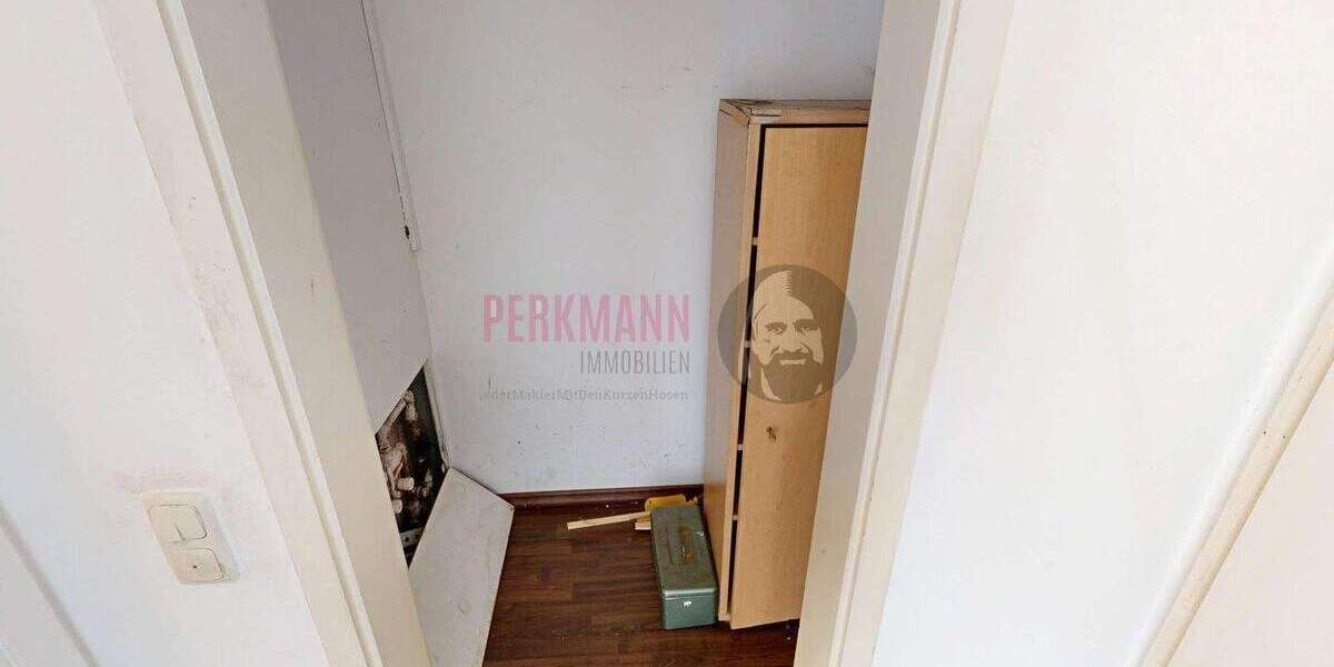 Handwerkertraum 1,5 Zimmer Wohnung mit Balkon und TFG Stellplatz 1 zimmer