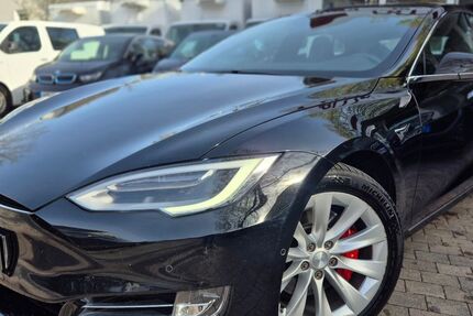 Tesla Model S 90.800 km 41.990 € München 81247