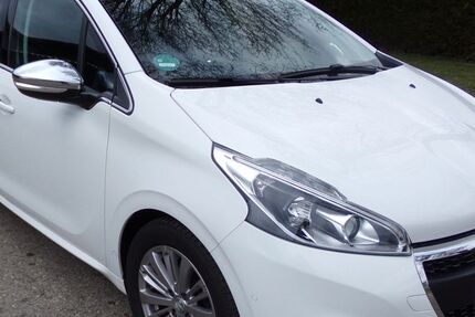 Peugeot 208 76.980 km 7.999 &euro; Hebertshausen bei Dachau 85241