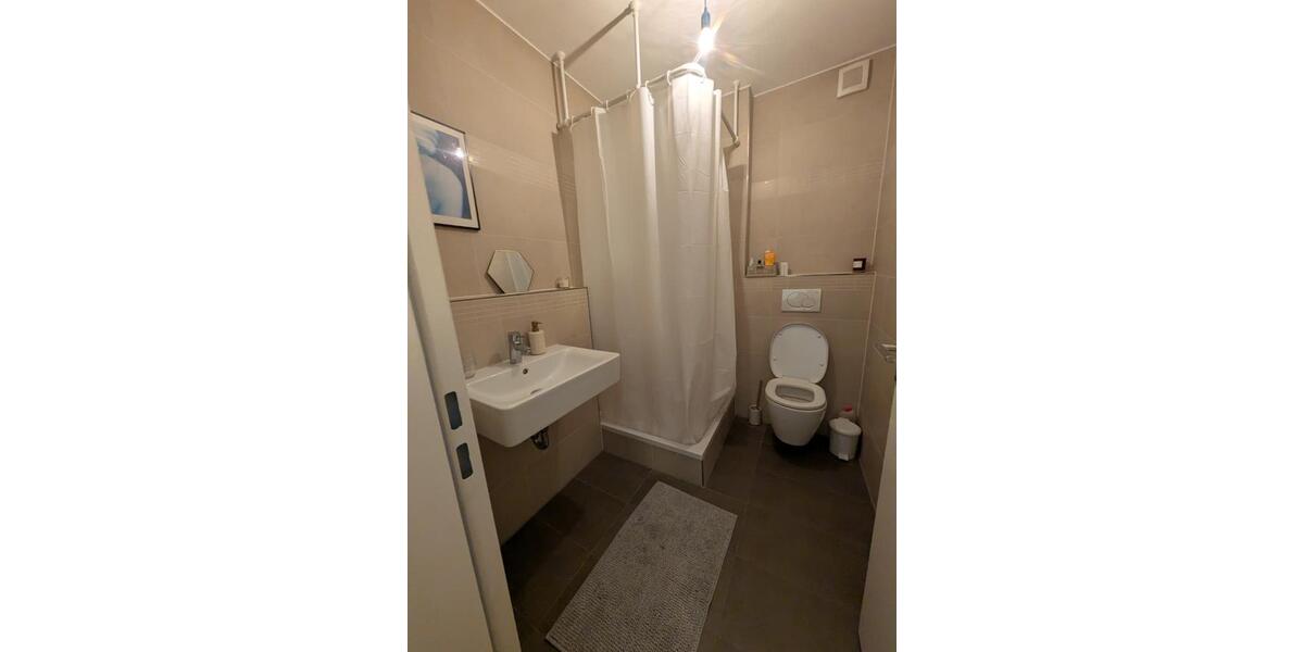 Erdgeschoßwohnung Unterhaching - 4 Zimmer, 130 m&sup2;, 2.600&euro; | Angebot:26272781