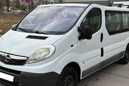Opel Vivaro 230.000 km 6.900 &euro; München 81677