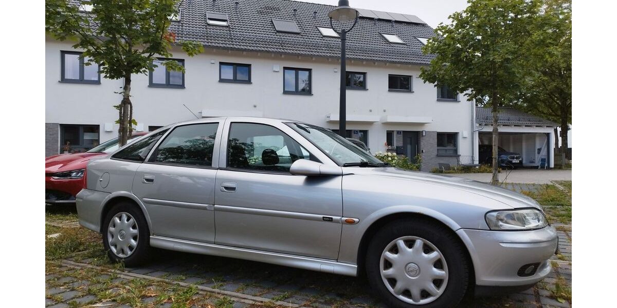 Opel Vectra 127.000 km 1.899 &euro; Putzbrunn 85640