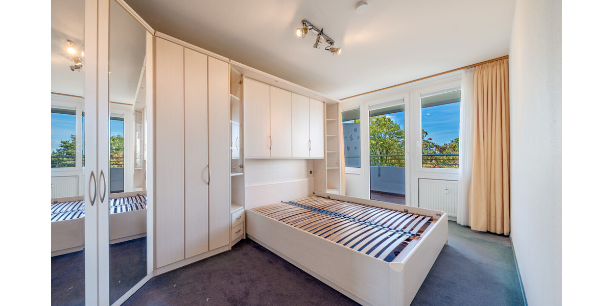 91 m² voller Möglichkeiten - Bezugsfreie 3-Zimmer-Wohnung mit großer Loggia - Etagenwohnung Unterhaching | Angebot:27298874