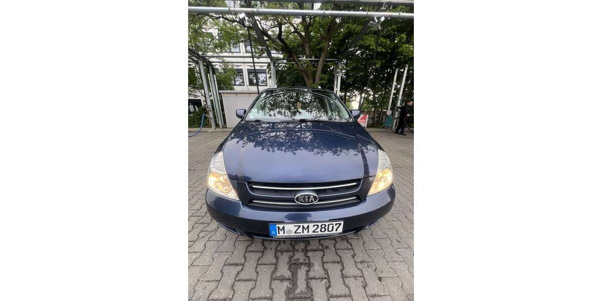 Kia Carnival 99.000 km 7.500 &euro; München 81249