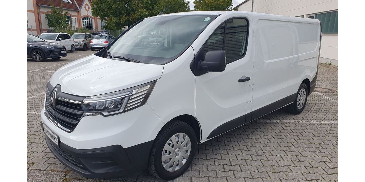 Renault Trafic 70.000 km 21.900 &euro; München 81825