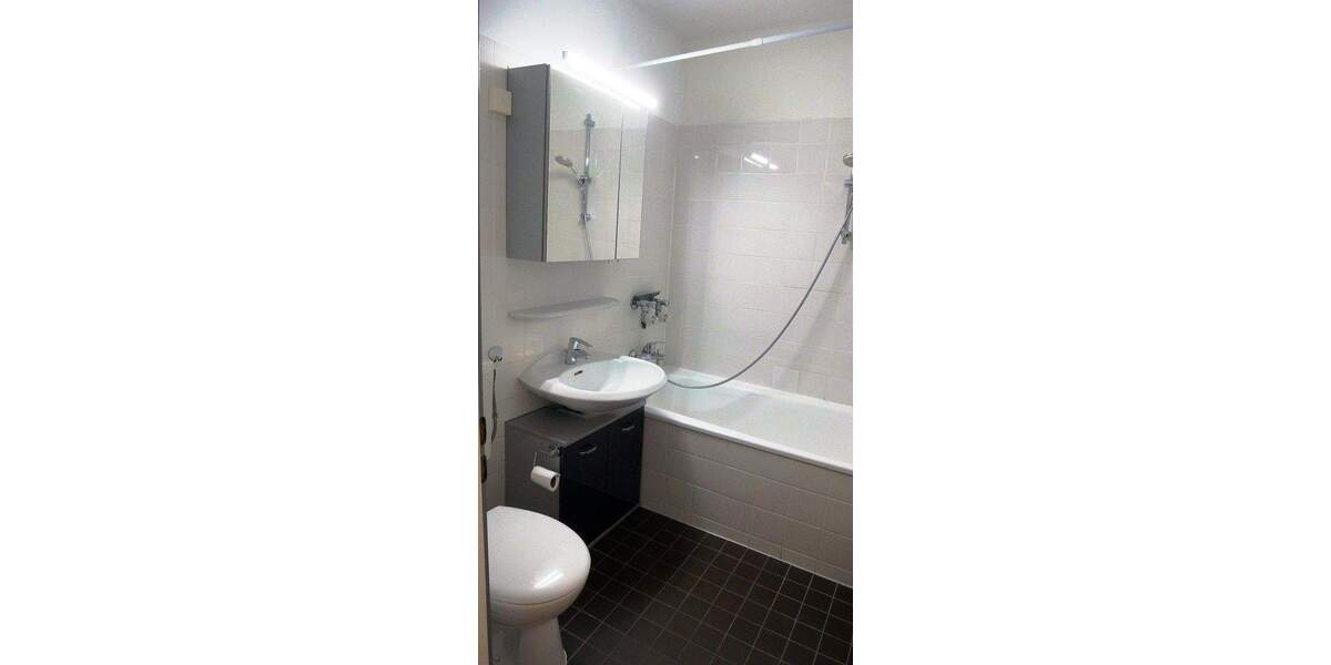 Mit dem Lift ins Einkaufszentrum: mietfreies Apartment, Stellplatz, Inventar, provisionsfrei 1 zimmer