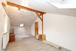 !! RARITÄT in SEENÄHE !! 4-Zimmer-WOHNUNG in Zwei-Familien-Haus * OG + DG mit Balkon + Garten * STA 4 zimmer