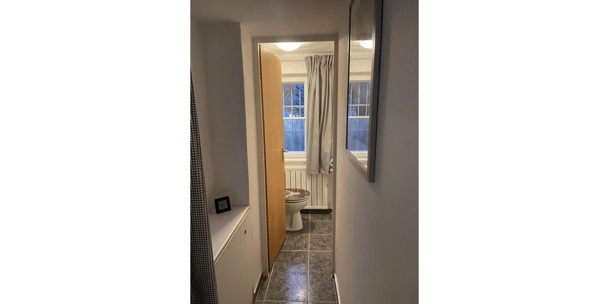 1 Zimmer in WG (möbliert) 30 zimmer