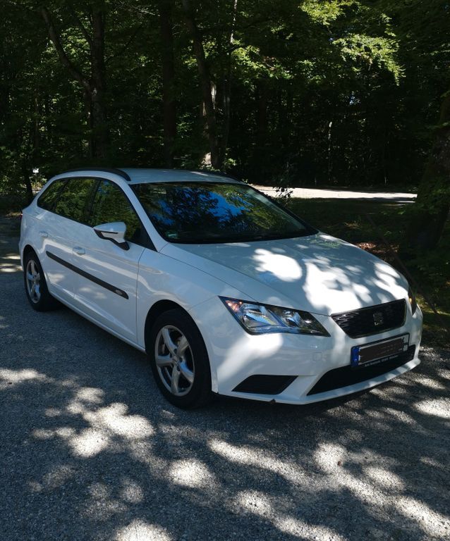 Seat Leon 79.973 km 8.990 € Pullach 82049