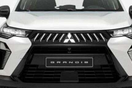 Mitsubishi Grandis 1.500 km 35.490 &euro; Gröbenzell 82194