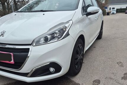 Peugeot 208 78.436 km 5.900 &euro; Karlsfeld 85757