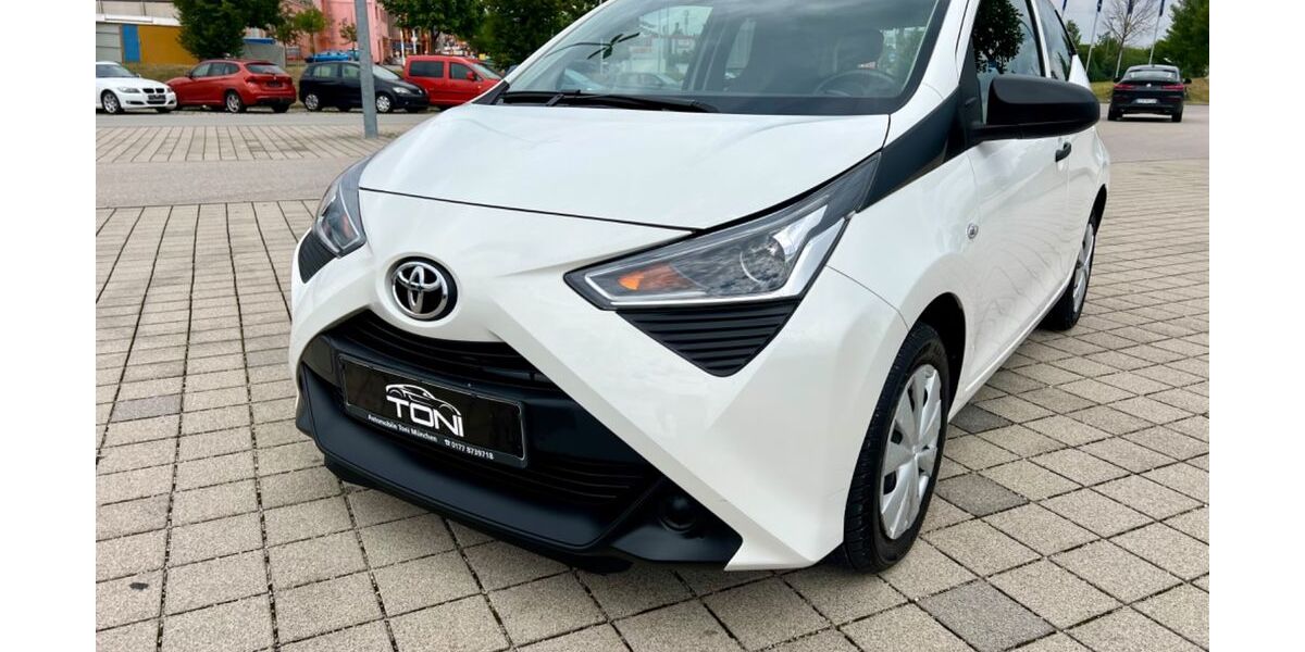 Toyota Aygo (X) 71.145 km 7.900 &euro; München 81243