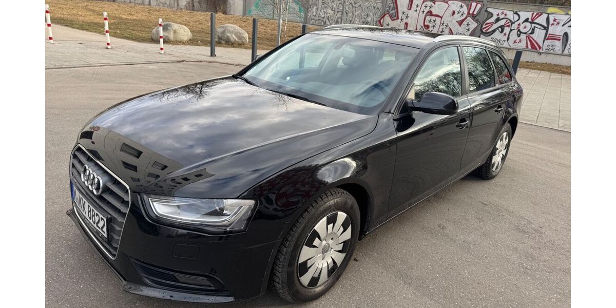Audi A4 157.000 km 10.999 &euro; München 81541