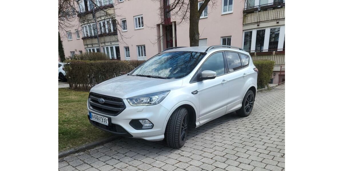 Ford Kuga 32.000 km 15.500 &euro; Unterschleißheim 85716