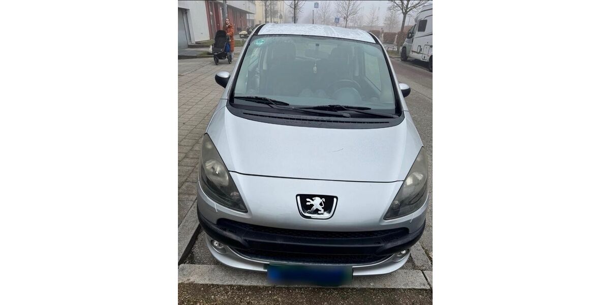Peugeot 1007 123.000 km 2.200 &euro; München 81379