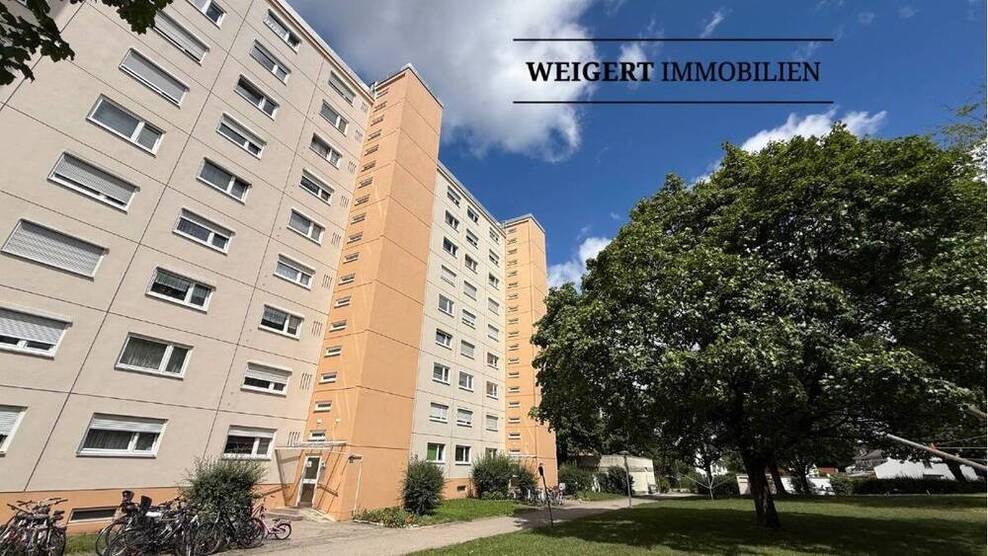 WEIGERT: 3-Zimmer-Wohnung mit Loggia & TG-Stellplatz in Aubing