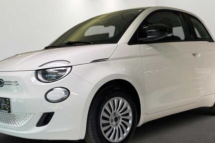 Fiat 500 5.500 km 29.590 &euro; München 80339
