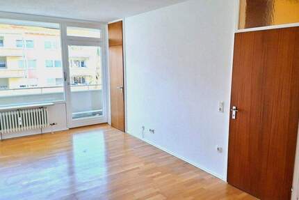 1-Zimmer-Wohnung mit Balkon in Olching. Frei und ohne Provision. Gerne Angebote. 1 zimmer