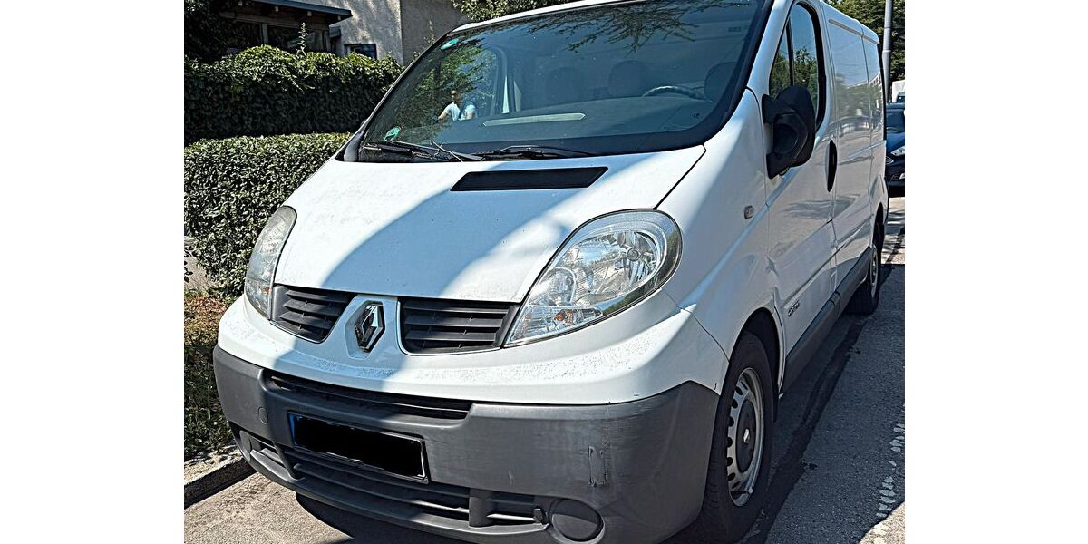 Renault Trafic 73.300 km 10.999 &euro; München 80636