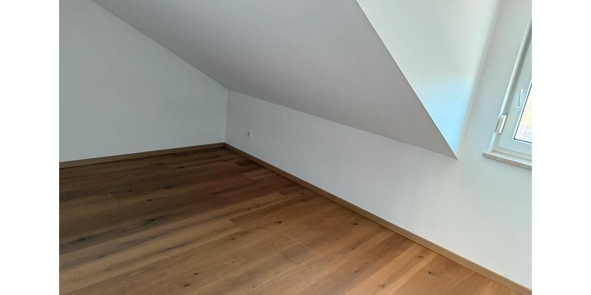 Dachgeschoßwohnung Moosinning - 3 Zimmer, 78 m&sup2;, 1.300&euro; | Angebot:26396892