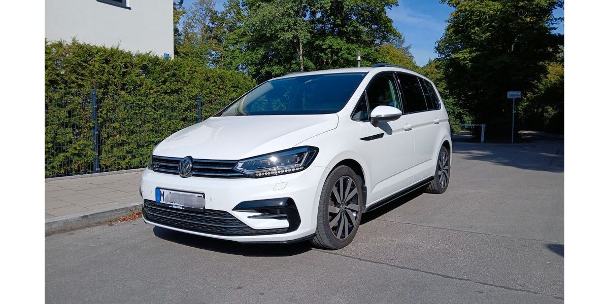 VW Touran 98.800 km 23.999 &euro; München 81377