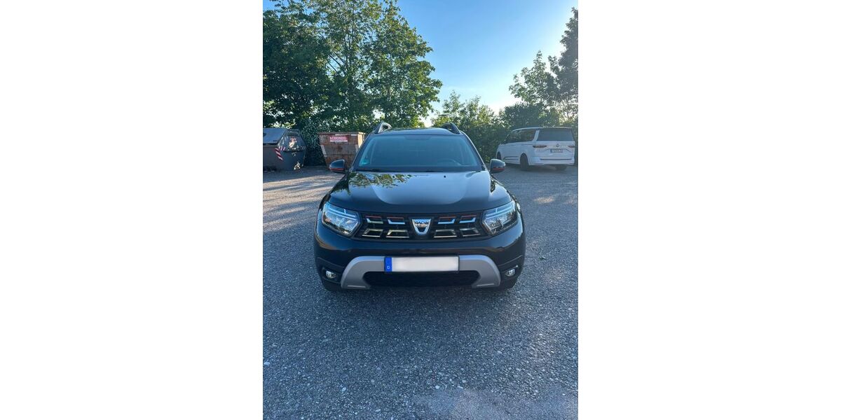 Dacia Duster 90.000 km 17.990 &euro; Germering 82110