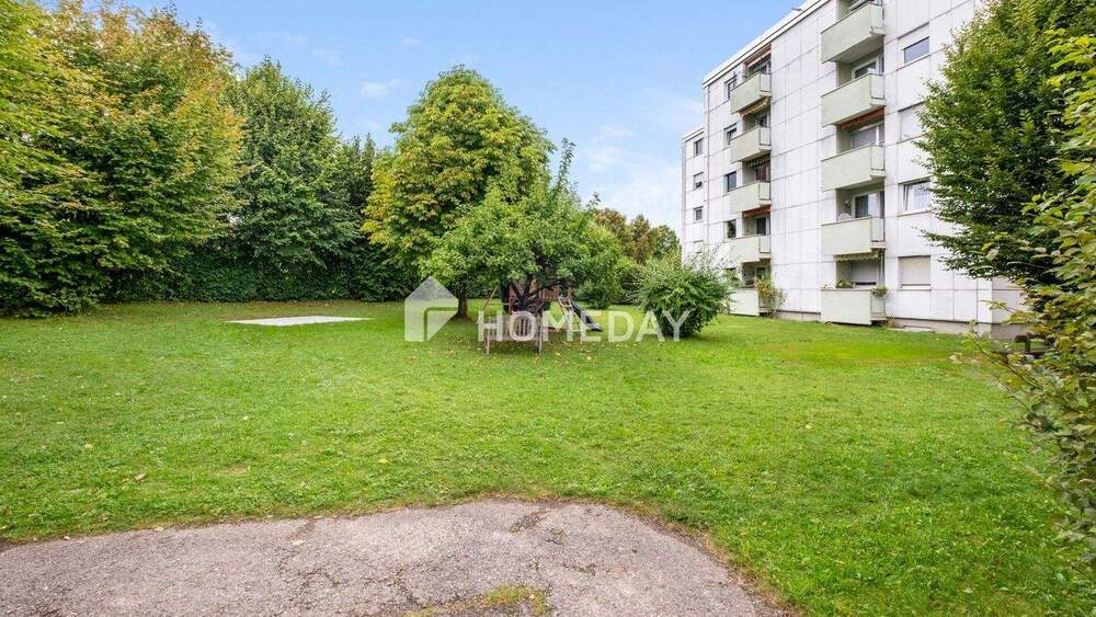 4-Zimmer-Wohnung mit sonniger Loggia auf Erbpachtgrund - ruhig, gepflegt und gut geschnitten 4 zimmer