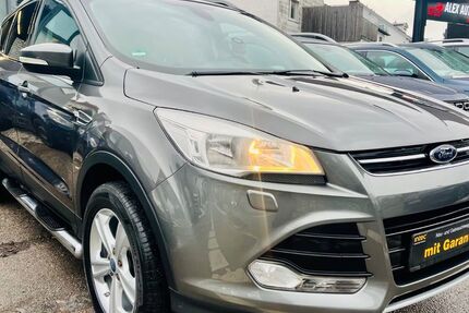 Ford Kuga 232.000 km 8.990 &euro; München 81825