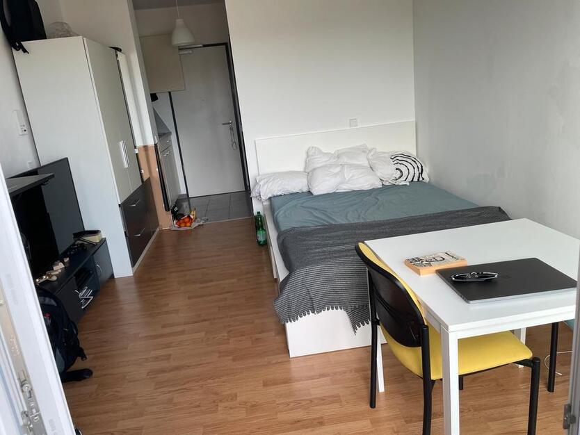 Möbliertes Studio-Apartment, zu KURZZIETMIETE in Laim