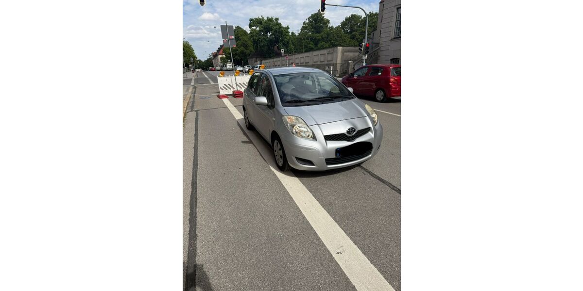 Toyota Yaris 110.000 km 3.299 &euro; München 81379